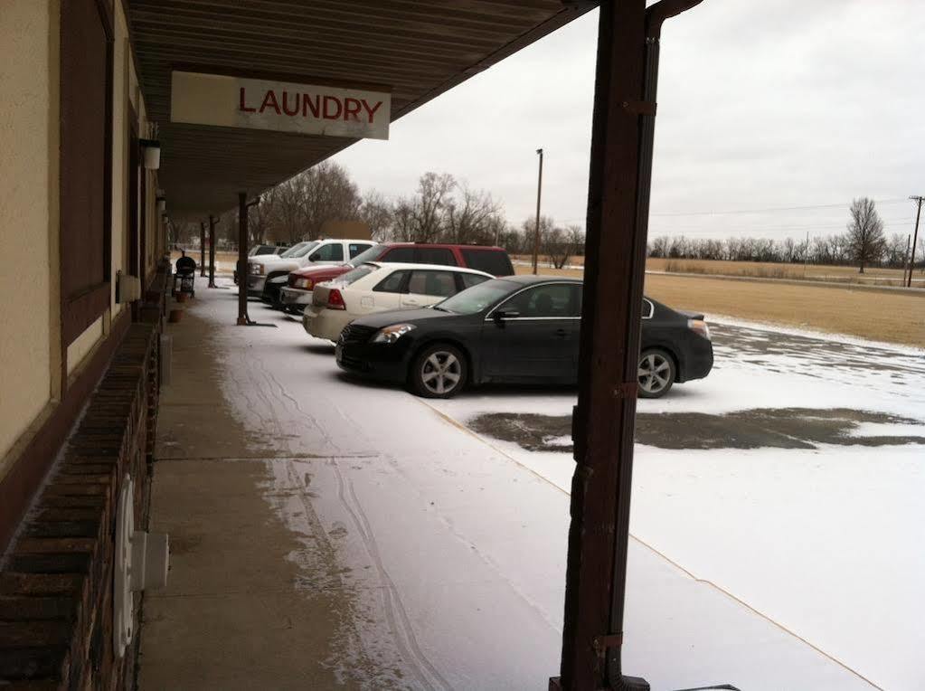Knights Inn - Chanute Exterior photo